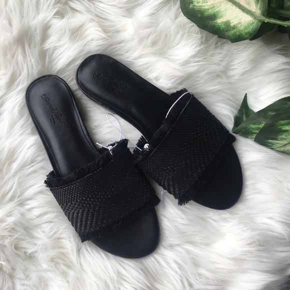 Black slide sandals - Picture 1 of 3